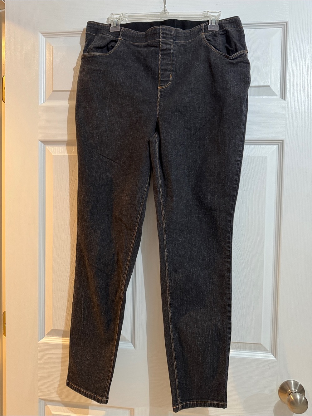 Classic Women's Black Stretch Jeans